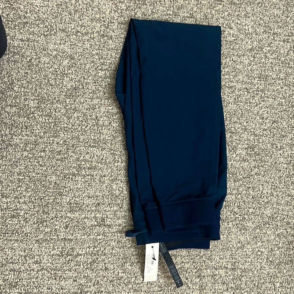 SoulCycle x Lululemon mens navy joggers size small perfect for workout NWT